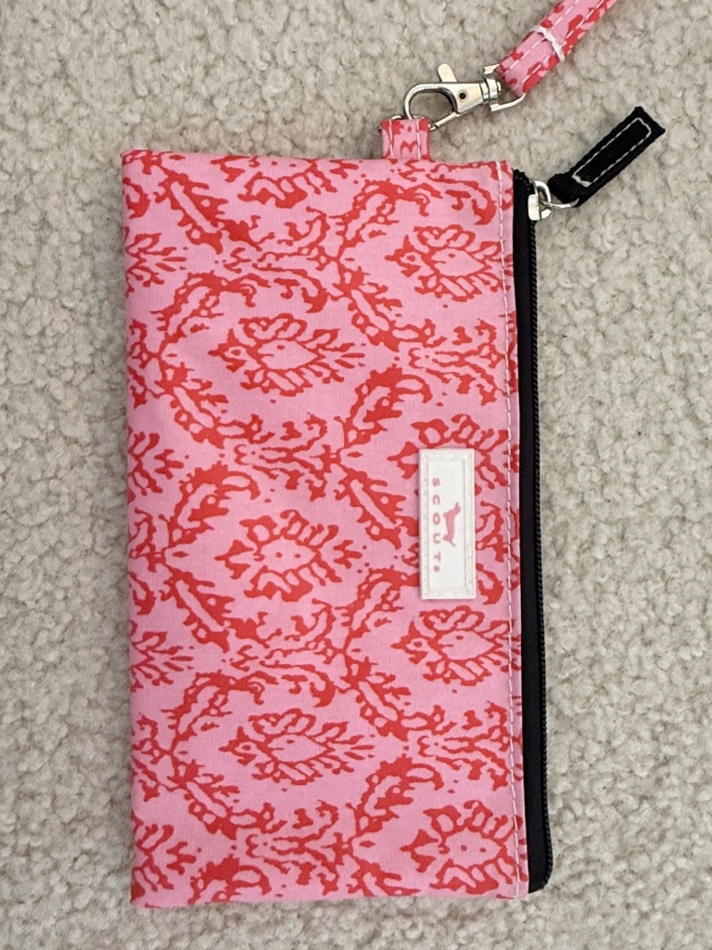 SCOUT Kate Wristlet - Picture 1 of 10